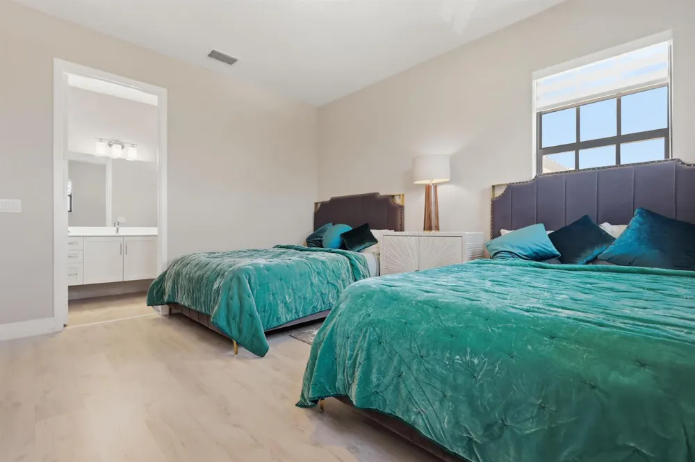 10271 Peninsula Place Parkland, FL 33076