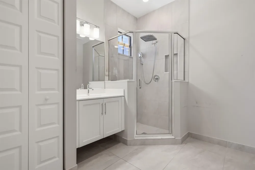 10271 Peninsula Place Parkland, FL 33076