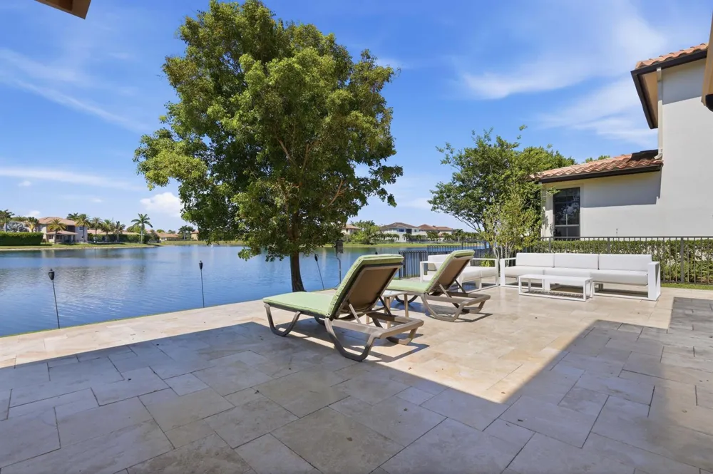 10271 Peninsula Place Parkland, FL 33076