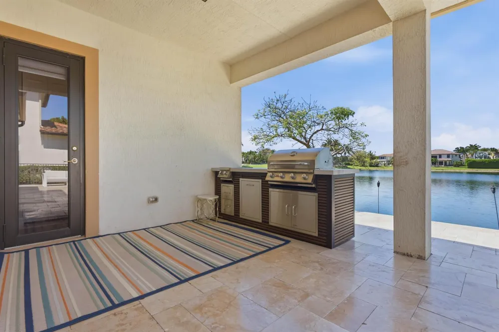 10271 Peninsula Place Parkland, FL 33076