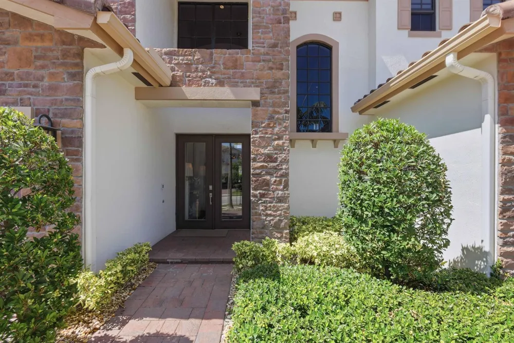 10271 Peninsula Place Parkland, FL 33076