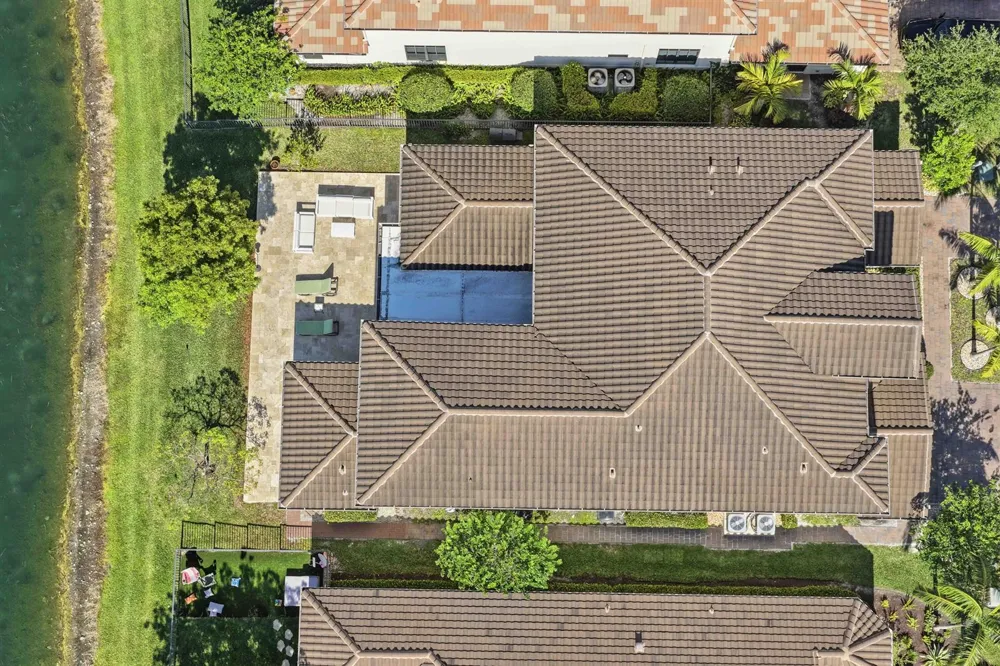 10271 Peninsula Place Parkland, FL 33076