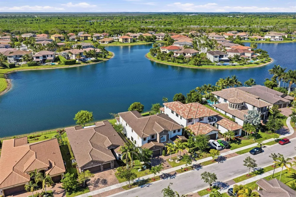 10271 Peninsula Place Parkland, FL 33076