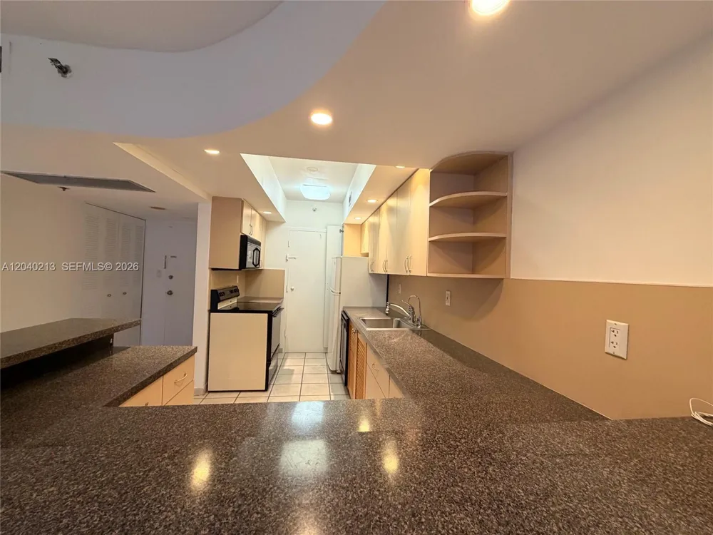 100 Lincoln Rd #1410 Miami Beach, FL 33139