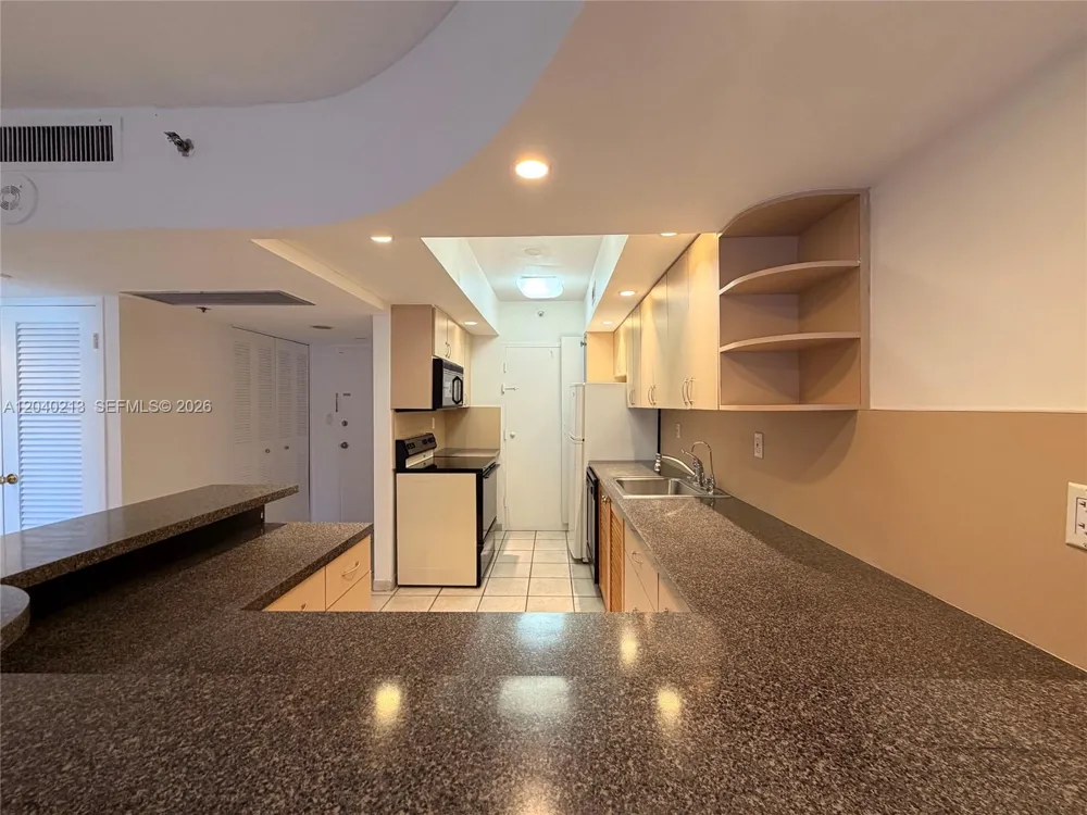 100 Lincoln Rd #1410 Miami Beach, FL 33139