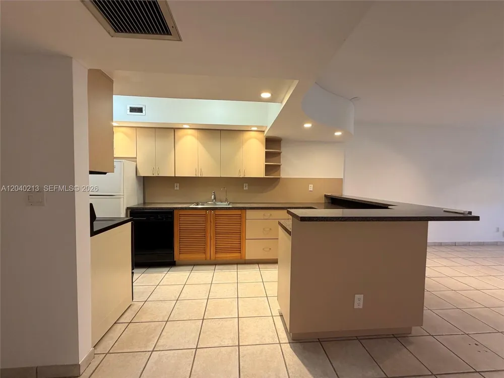 100 Lincoln Rd #1410 Miami Beach, FL 33139