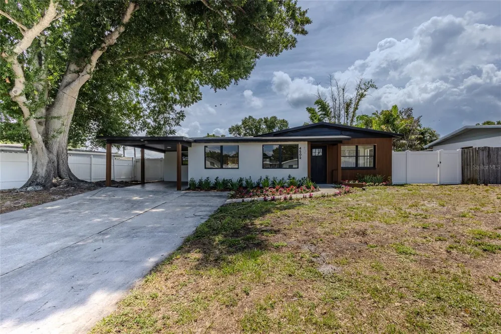 4502 S GRADY AVENUE Tampa, FL 33611
