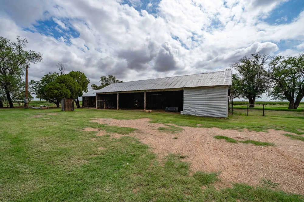 1527 CR 165 Rochester, TX 79544