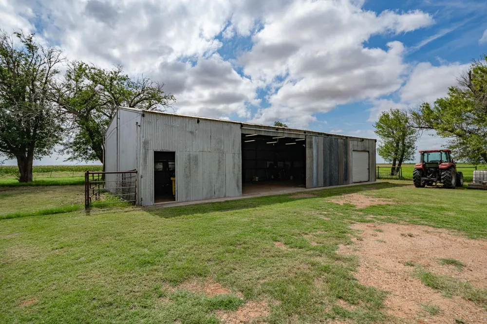 1527 CR 165 Rochester, TX 79544