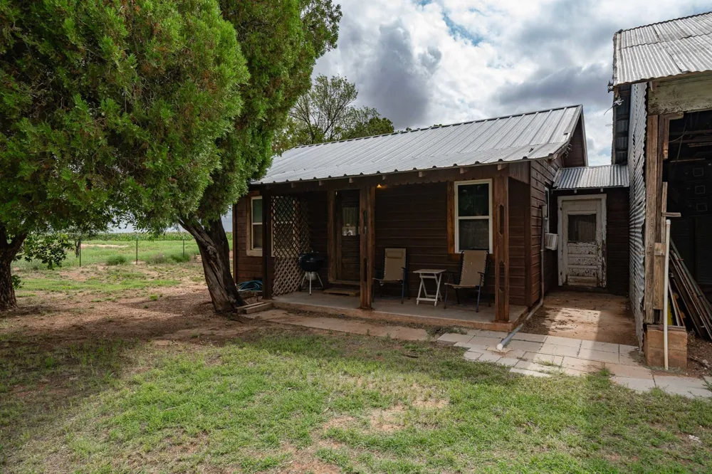 1527 CR 165 Rochester, TX 79544