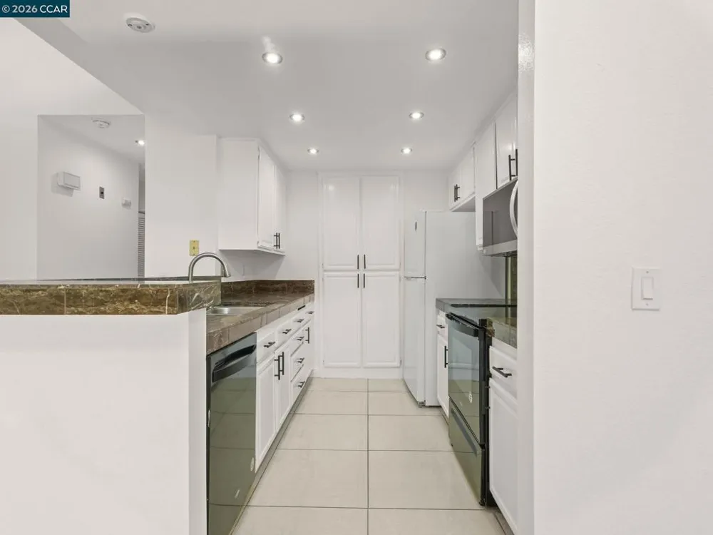 6204 Buena Vista Dr #B Newark, CA 94560