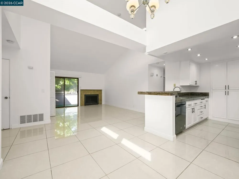 6204 Buena Vista Dr #B Newark, CA 94560