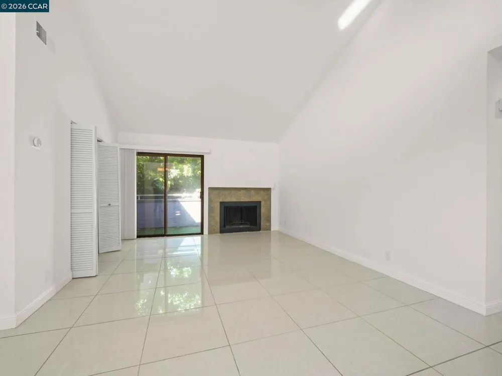6204 Buena Vista Dr #B Newark, CA 94560
