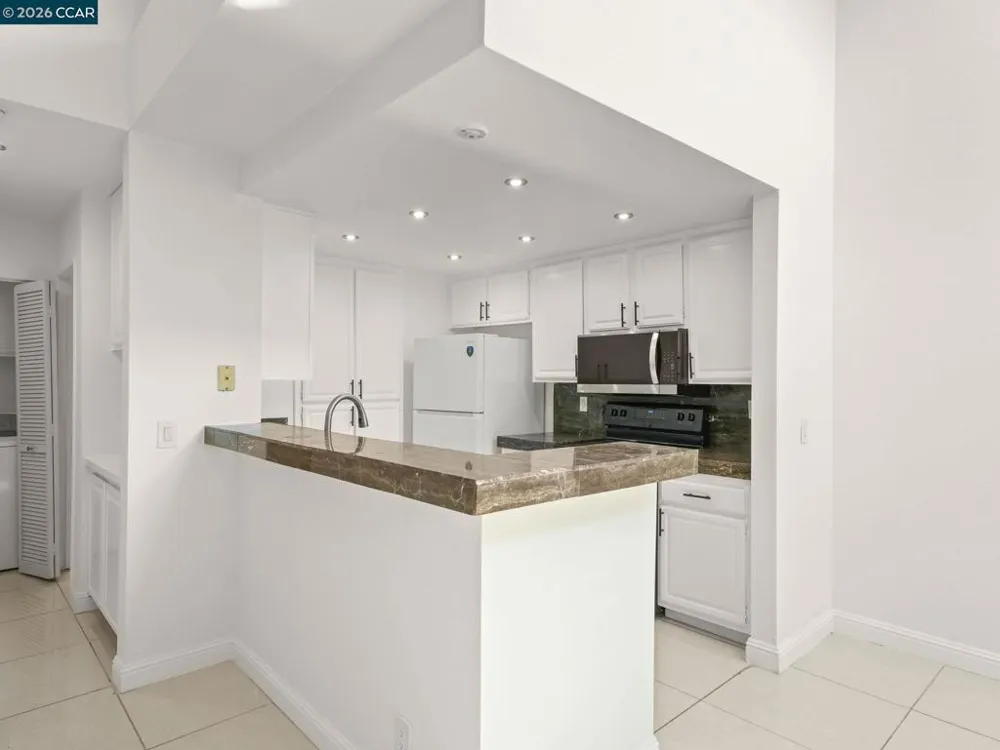 6204 Buena Vista Dr #B Newark, CA 94560