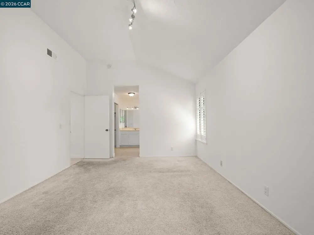 6204 Buena Vista Dr #B Newark, CA 94560