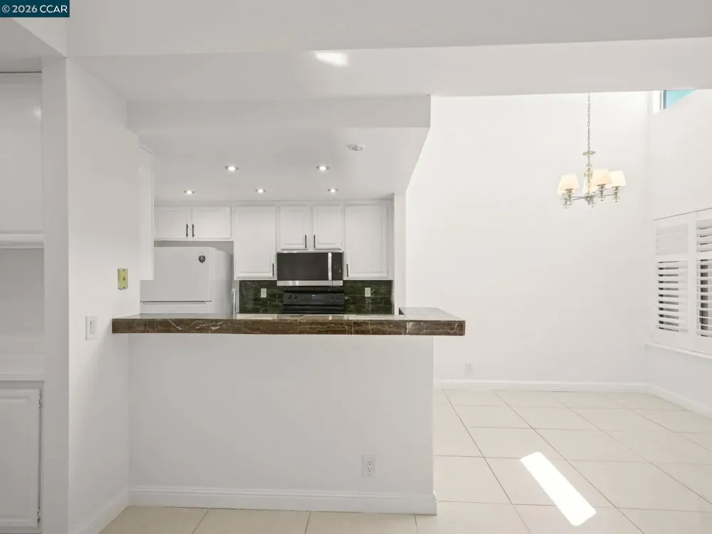 6204 Buena Vista Dr #B Newark, CA 94560