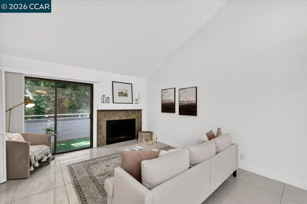 6204 Buena Vista Dr #B Newark, CA 94560
