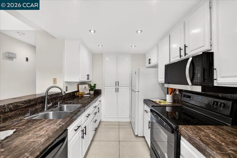 6204 Buena Vista Dr #B Newark, CA 94560