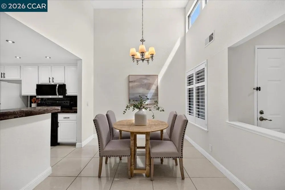 6204 Buena Vista Dr #B Newark, CA 94560