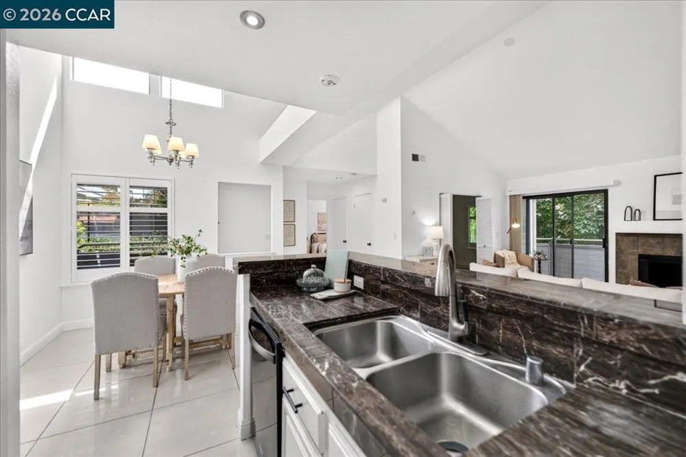 6204 Buena Vista Dr #B Newark, CA 94560