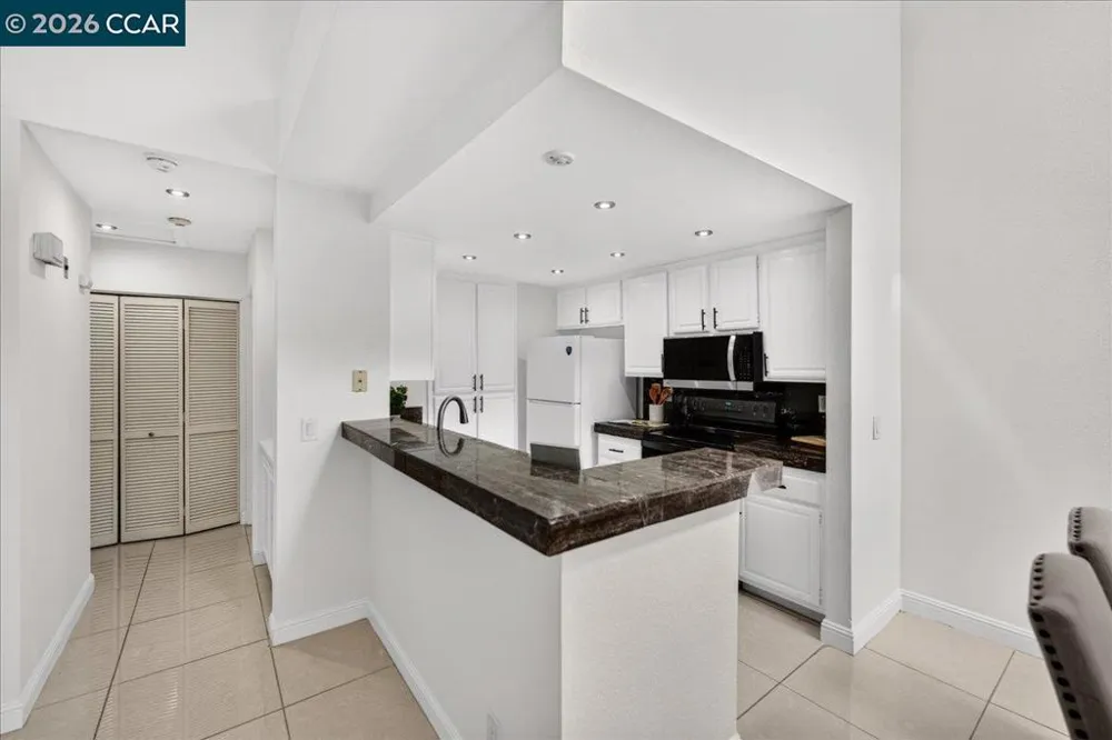 6204 Buena Vista Dr #B Newark, CA 94560