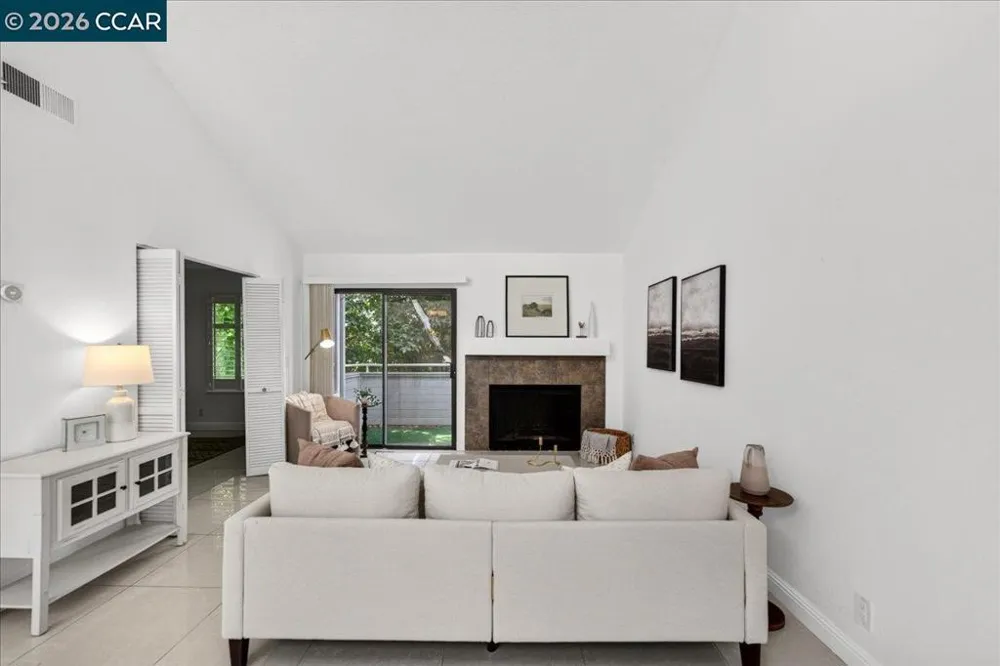 6204 Buena Vista Dr #B Newark, CA 94560