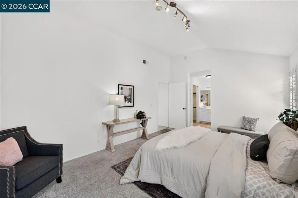 6204 Buena Vista Dr #B Newark, CA 94560