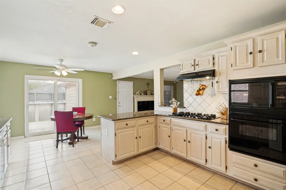 1808 Trinity Hill Mesquite, TX 75181