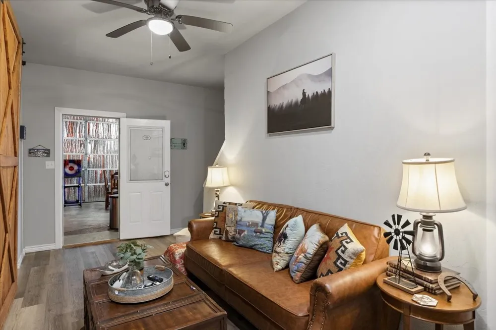 241 Rs County Road 1534 Point, TX 75472
