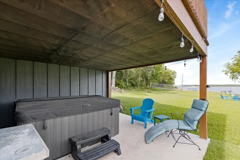 241 Rs County Road 1534 Point, TX 75472
