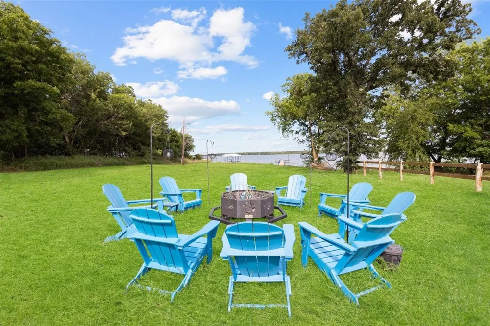 241 Rs County Road 1534 Point, TX 75472