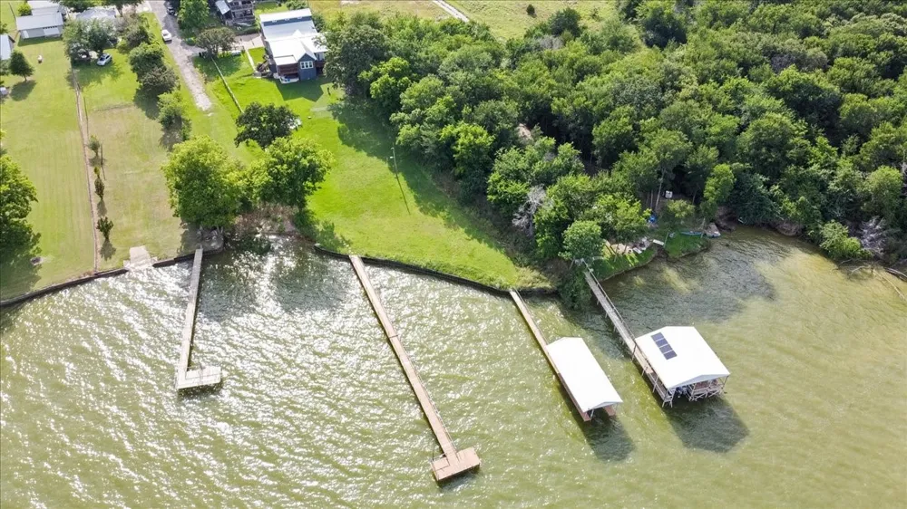241 Rs County Road 1534 Point, TX 75472