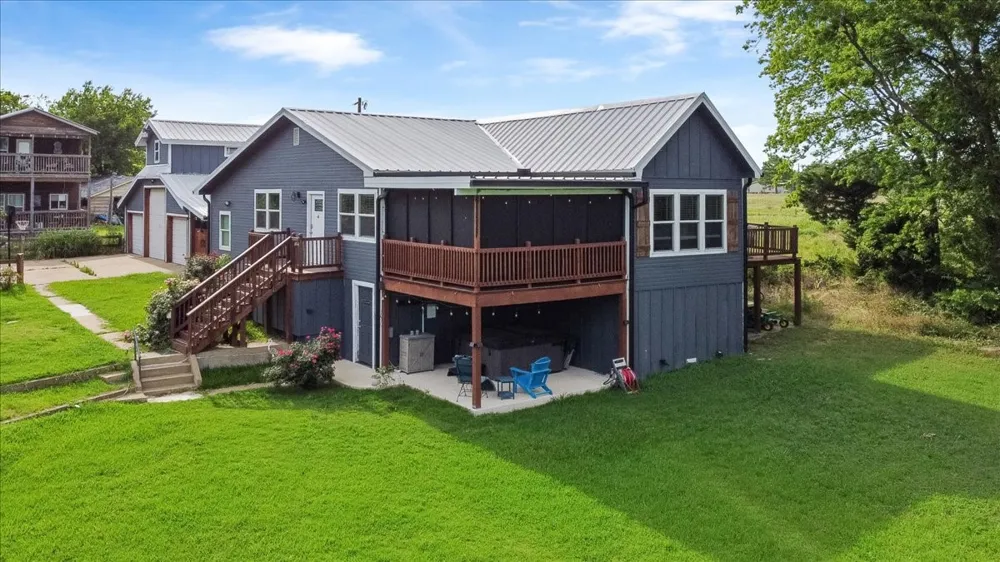 241 Rs County Road 1534 Point, TX 75472