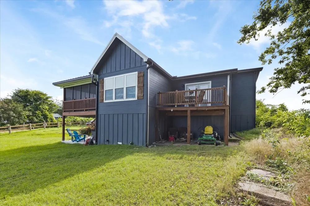 241 Rs County Road 1534 Point, TX 75472