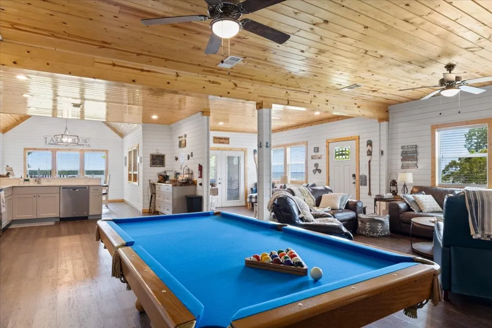 241 Rs County Road 1534 Point, TX 75472