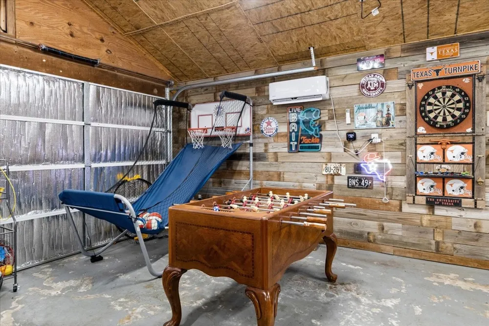 241 Rs County Road 1534 Point, TX 75472