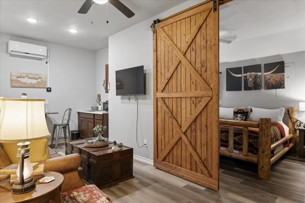 241 Rs County Road 1534 Point, TX 75472
