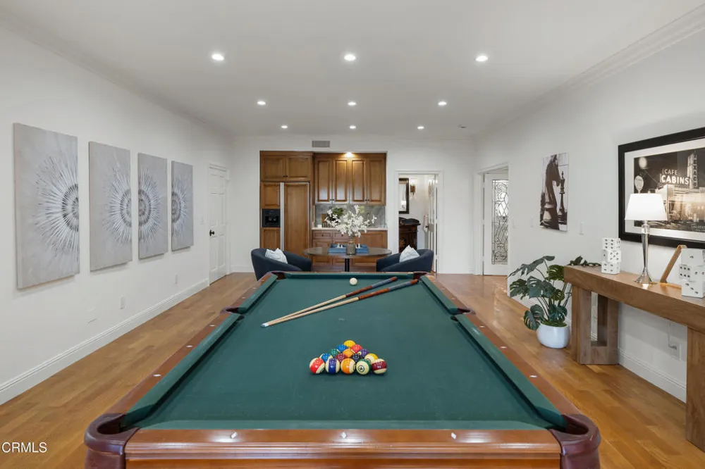 1720 Earlmont Avenue La Canada Flintridge, CA 91011