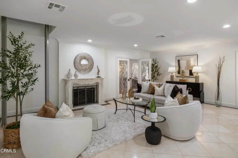 1720 Earlmont Avenue La Canada Flintridge, CA 91011
