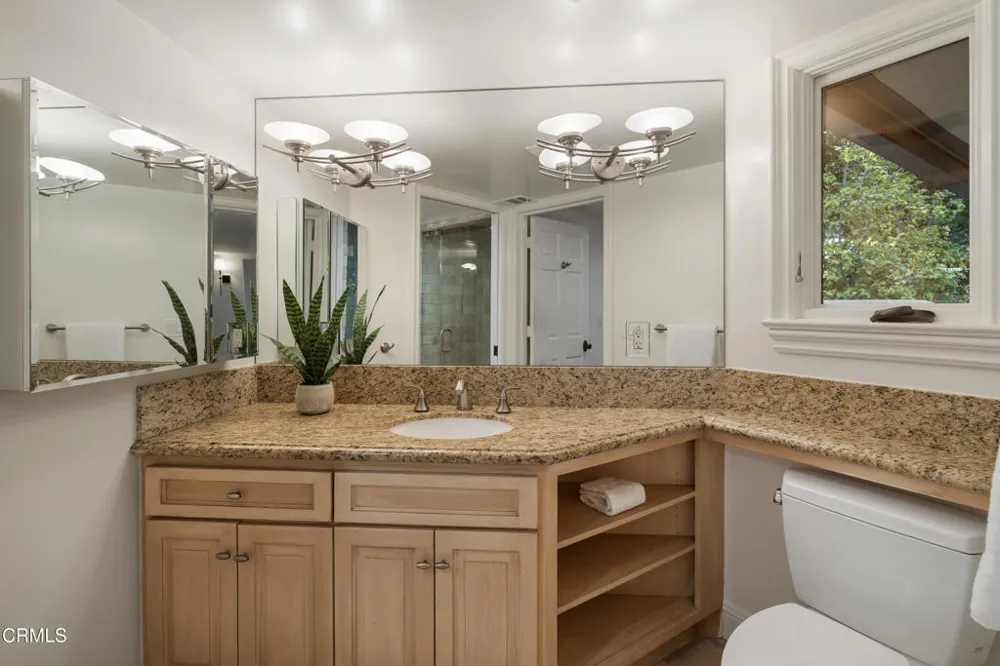1720 Earlmont Avenue La Canada Flintridge, CA 91011
