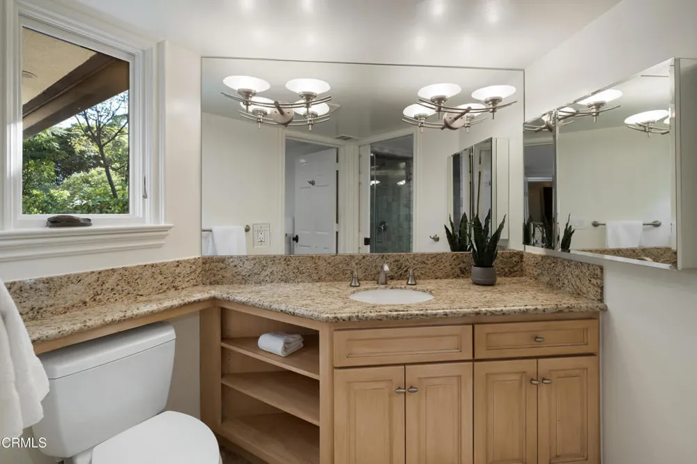 1720 Earlmont Avenue La Canada Flintridge, CA 91011