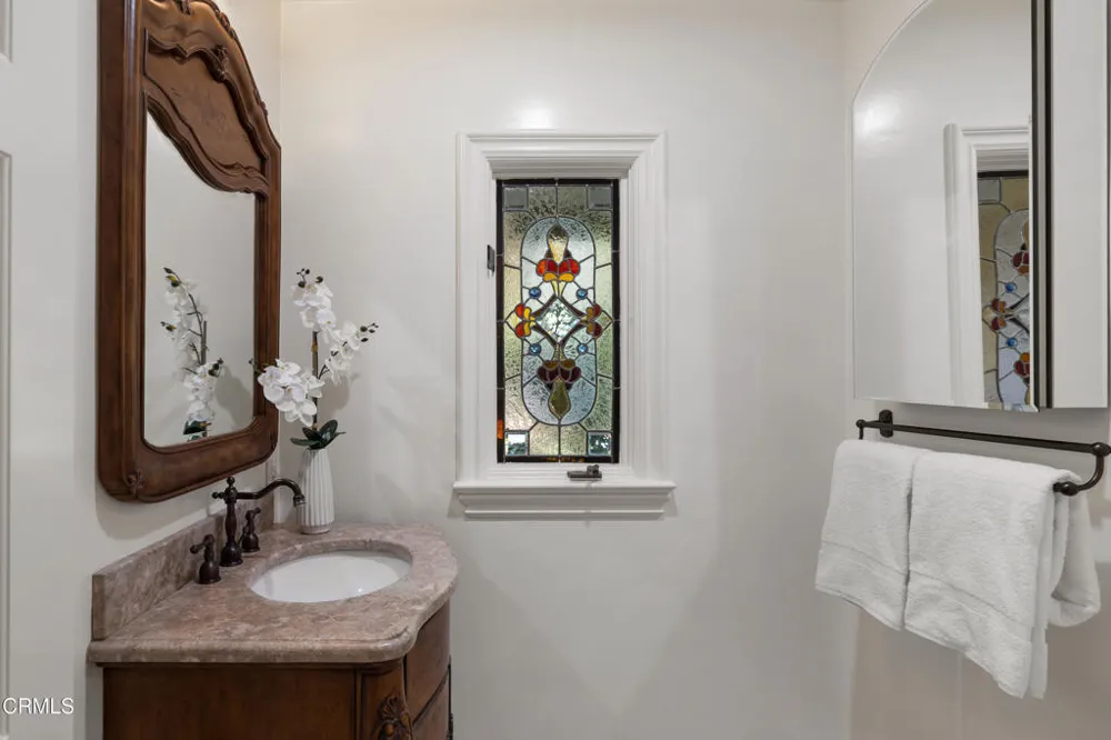 1720 Earlmont Avenue La Canada Flintridge, CA 91011