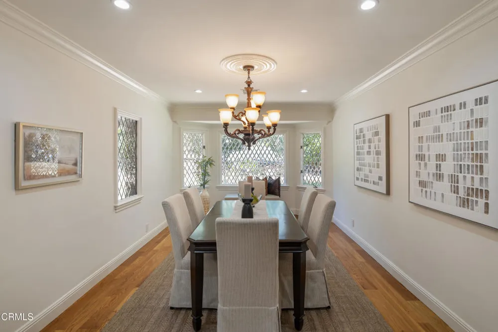 1720 Earlmont Avenue La Canada Flintridge, CA 91011