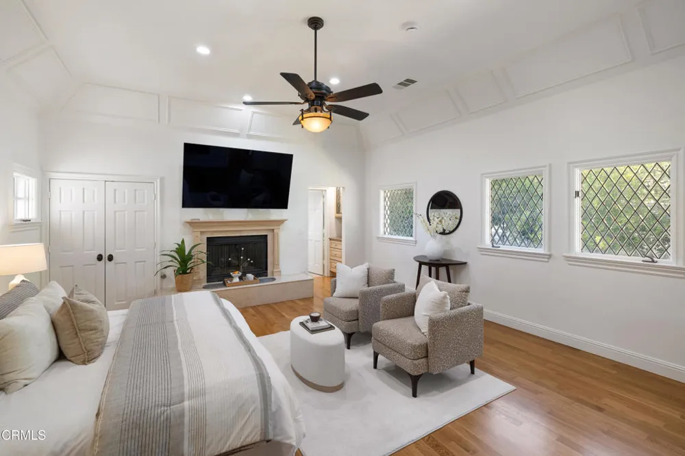 1720 Earlmont Avenue La Canada Flintridge, CA 91011