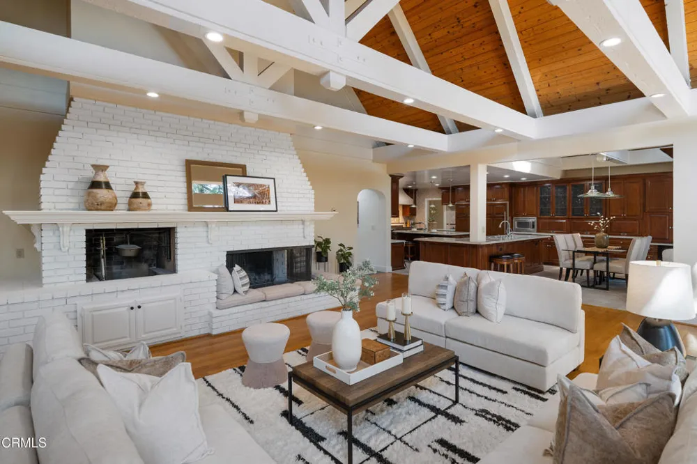 1720 Earlmont Avenue La Canada Flintridge, CA 91011