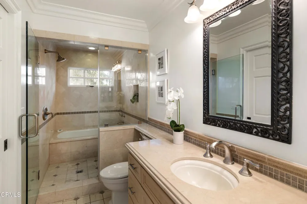 1720 Earlmont Avenue La Canada Flintridge, CA 91011