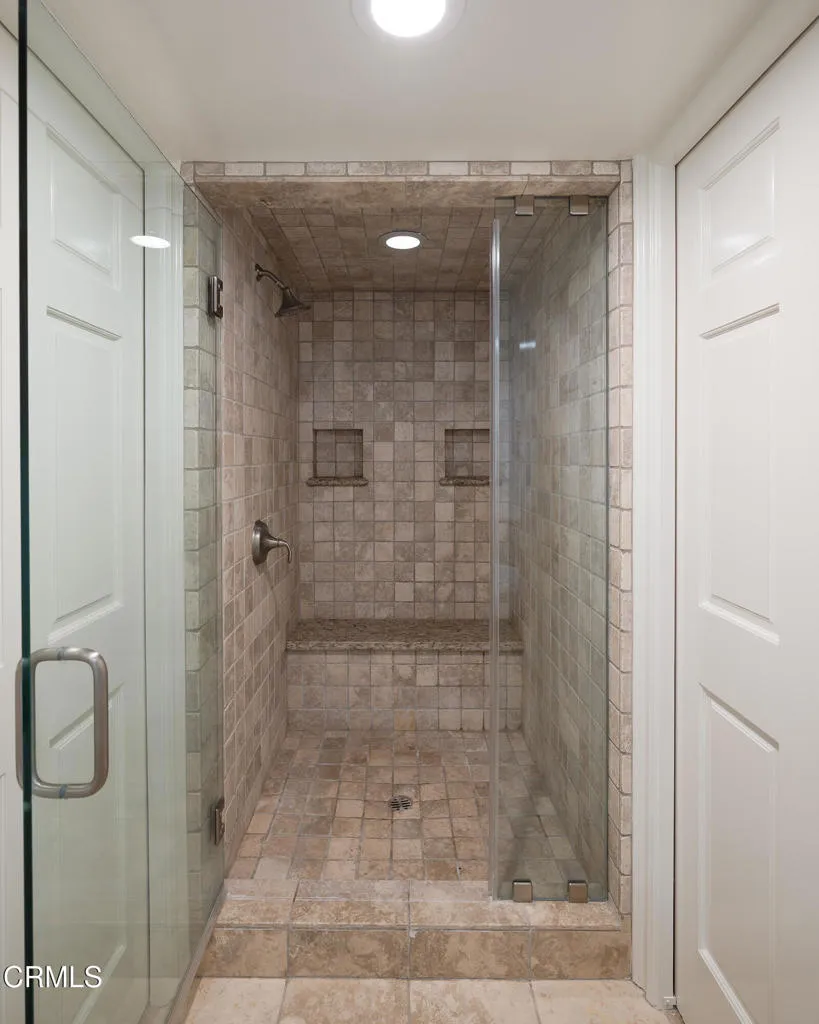 1720 Earlmont Avenue La Canada Flintridge, CA 91011