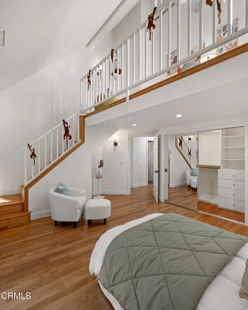 1720 Earlmont Avenue La Canada Flintridge, CA 91011