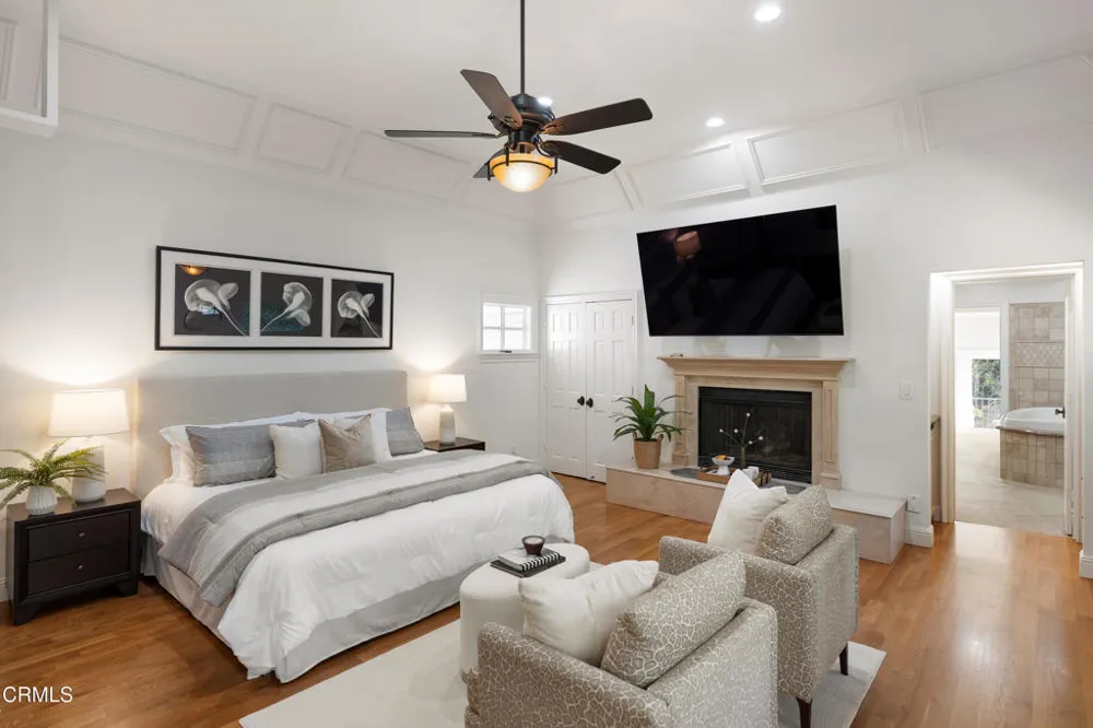 1720 Earlmont Avenue La Canada Flintridge, CA 91011
