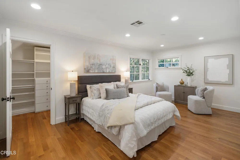 1720 Earlmont Avenue La Canada Flintridge, CA 91011